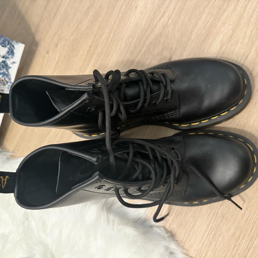 Brand New *** Dr. Martens Shoes US 7